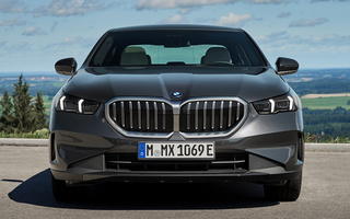 BMW 5 Series Plug-In Hybrid (2023) (#120206)