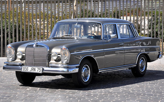 Mercedes-Benz 300 SE (1961) (#74153)