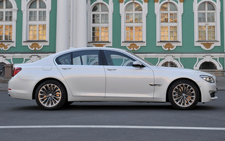 BMW 7 Series (2012) (#82784)