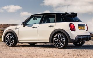 Mini Cooper S JCW Package [5-door] (2021) UK (#104435)