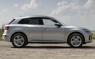 Audi Q5 Plug-In Hybrid S line (2021) UK (#105303)