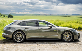 Porsche Panamera E-Hybrid Sport Turismo Platinum Edition (2022) UK (#109117)