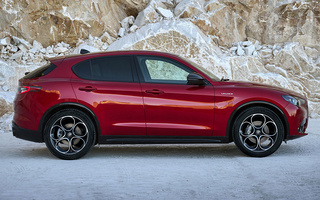 Alfa Romeo Stelvio Veloce (2023) (#117638)