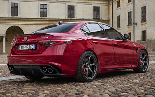 Alfa Romeo Giulia Quadrifoglio (2023) (#119133)