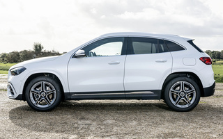 Mercedes-Benz GLA-Class Plug-in Hybrid AMG Line (2023) UK (#120178)