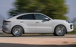 Porsche Cayenne S Coupe E-Hybrid SportDesign Package (2023) (#120428)