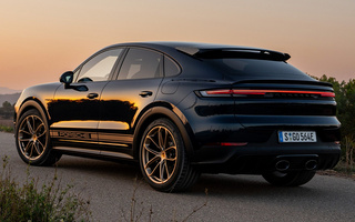 Porsche Cayenne Turbo Coupe E-Hybrid GT Package (2023) (#120441)