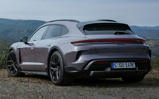 Porsche Taycan Turbo S Cross Turismo (2024) (#121927)