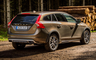 Volvo V60 Cross Country (2015) (#30046)