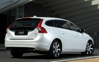 Volvo V60 Plug-in Hybrid (2013) (#30618)