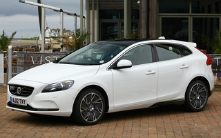 Volvo V40 (2012) UK (#30799)