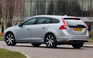 Volvo V60 Plug-in Hybrid (2012) UK (#30842)