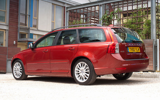 Volvo V50 (2010) UK (#30894)