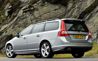 Volvo V70 R-Design (2009) UK (#31029)