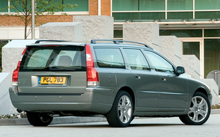Volvo V70 (2005) UK (#31236)
