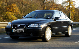 Volvo S60 (2004) UK (#31430)