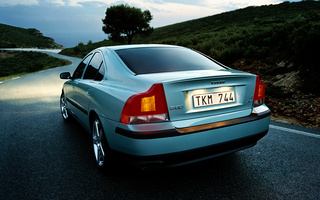 Volvo S60 R (2004) (#31458)