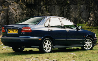 Volvo S40 (1996) UK (#31583)