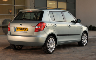 Skoda Fabia (2010) UK (#33596)