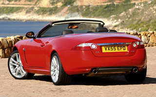 Jaguar XK Convertible (2006) UK (#35048)