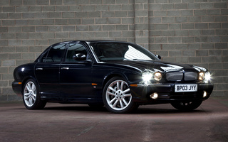 Jaguar XJR (2003) UK (#35073)