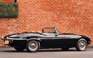 Jaguar E-Type V12 Roadster Commemorative Edition (1974) UK (#35143)