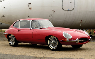 Jaguar E-Type 2+2 Coupe (1966) UK (#35165)