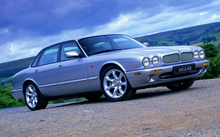 Jaguar XJR (1997) UK (#35242)