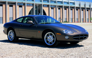 Jaguar XK8 Coupe (1996) (#35266)