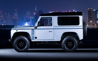 Land Rover Defender 2,000,000 (2015) UK (#36575)