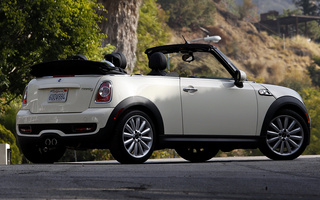 Mini Cooper S Convertible (2010) US (#37646)