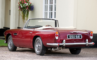 Aston Martin DB4 Convertible [IV] (1961) UK (#40396)