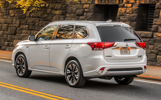 Mitsubishi Outlander PHEV (2017) US (#41762)