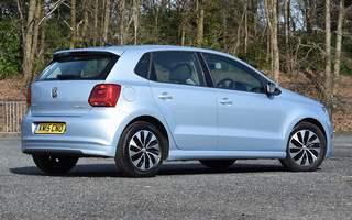Volkswagen Polo BlueMotion 5-door (2014) UK (#43567)