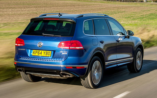 Volkswagen Touareg R-Line (2014) UK (#43861)