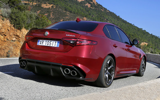 Alfa Romeo Giulia Quadrifoglio (2016) (#45260)