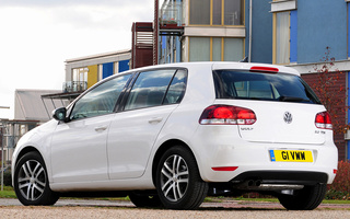 Volkswagen Golf 5-door (2008) UK (#45400)