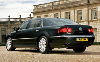 Volkswagen Phaeton (2007) UK (#46110)