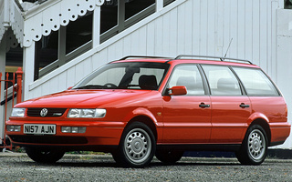 Volkswagen Passat Estate (1993) UK (#46338)