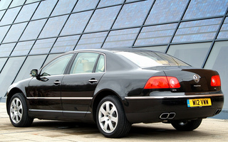 Volkswagen Phaeton (2002) UK (#46353)