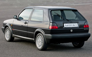 Volkswagen Golf GTI 3-door (1989) UK (#46493)