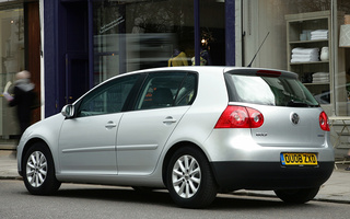 Volkswagen Golf 5-door (2003) UK (#46533)