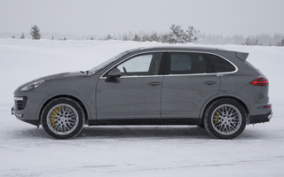 Porsche Cayenne Turbo S (2015) (#48077)