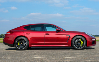 Porsche Panamera S E-Hybrid (2013) UK (#48880)