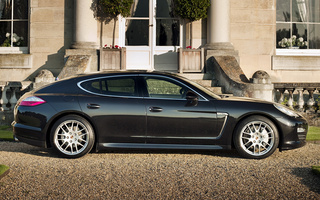 Porsche Panamera S (2009) UK (#49208)