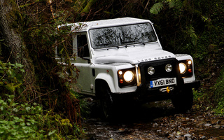 Land Rover Defender 90 (2007) (#493)