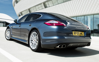 Porsche Panamera Turbo (2009) UK (#49503)