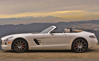 Mercedes-Benz SLS AMG GT Roadster (2012) US (#53026)