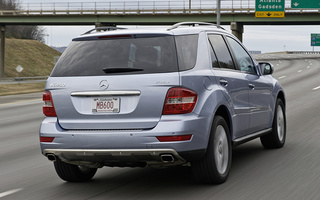 Mercedes-Benz M-Class Hybrid (2010) US (#54056)