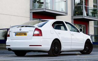 Skoda Octavia vRS Blackline (2012) UK (#56545)